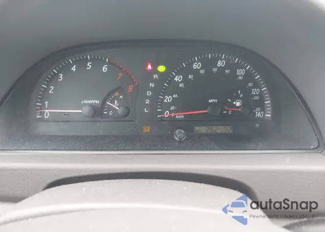 2004 Toyota Camry Le z USA, uszkodzony, nr VIN 4T1BE32K84U817401